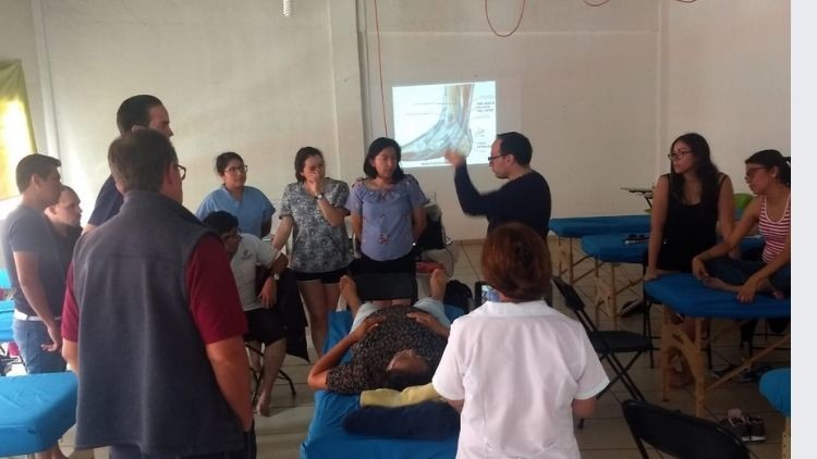 Un osteopata italiano docente all’Escuela Nacional Mexicana De Medicina Osteopática: la storia di Daniele Sarnataro