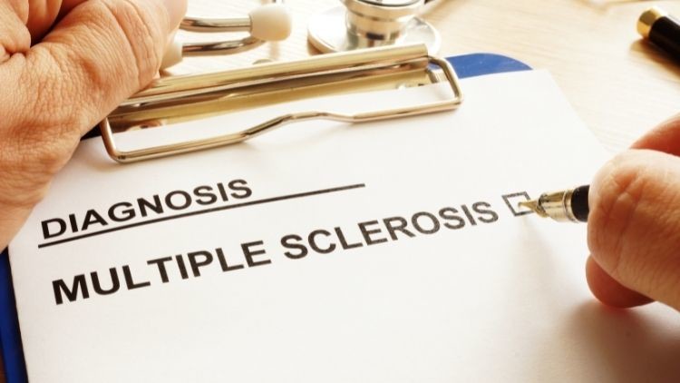 Case report: il trattamento osteopatico della lombalgia cronica in una paziente affetta da sclerosi multipla