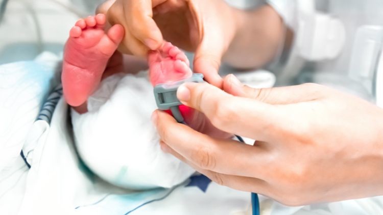 La triade osteopata-genitore-bambino nella cura osteopatica nei primi 2 anni di vita: lo studio COME pubblicato su “Frontiers”