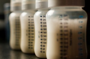 Latte artificiale: più costi e niente benefici
