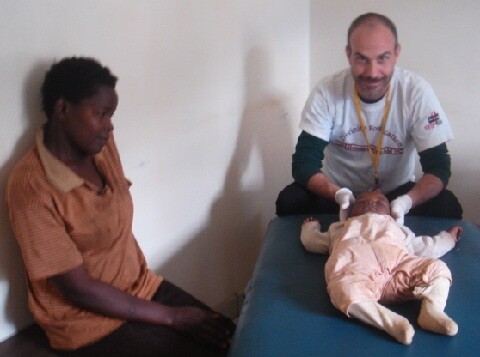 Osteopatia e volontariato in Africa: l’esperienza dell’osteopata Luca Vargiu con la ONG Divinity Foundation